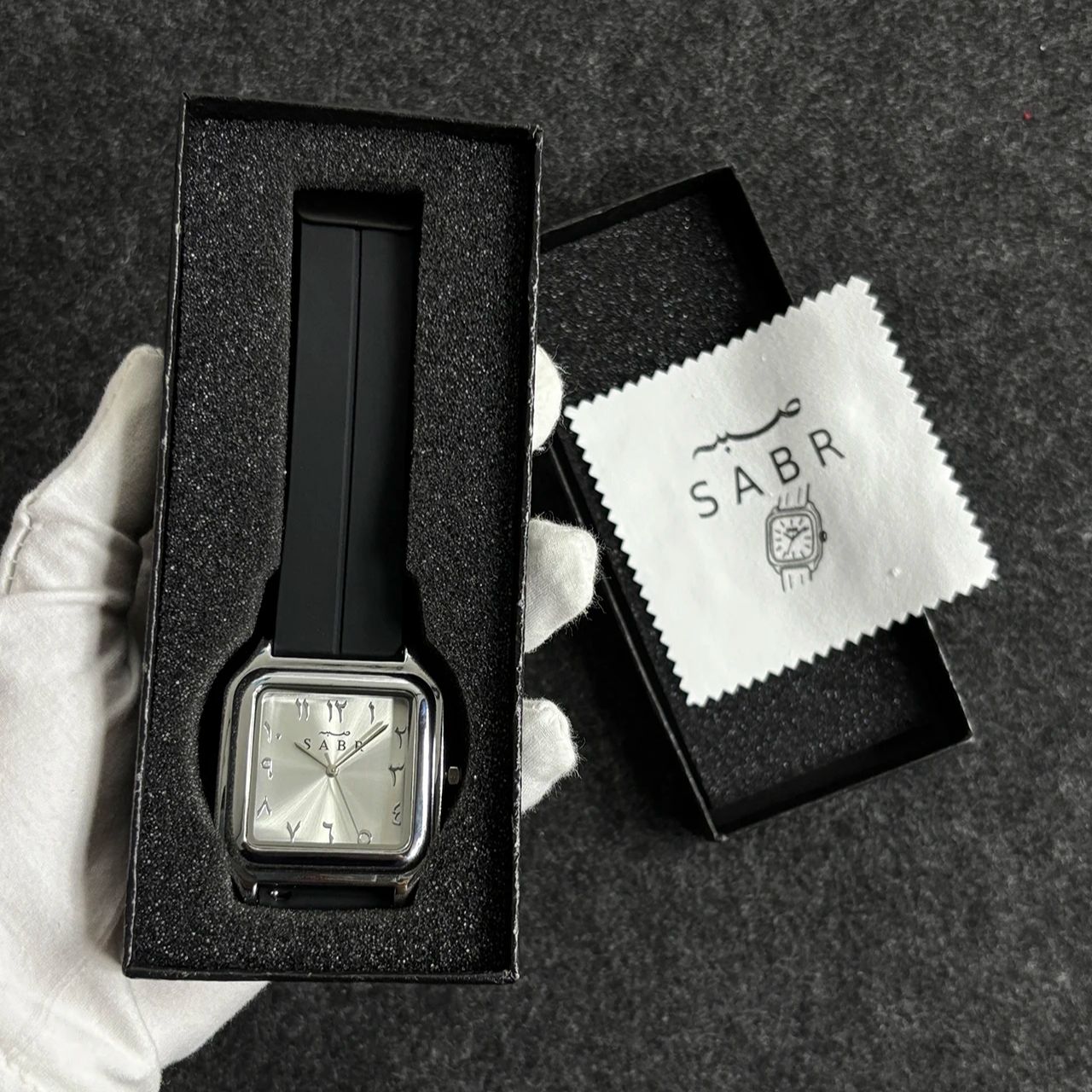 SABR Arabic Numeral Watch Men  - đánh giá và giá Luxury Watch With Arabic Numerals