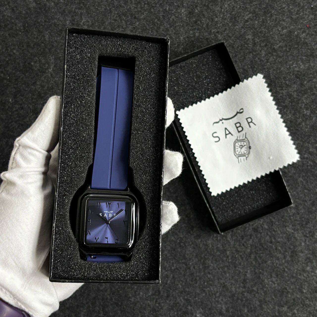 SABR Arabic Numeral Watch Men  - đánh giá và giá Luxury Watch With Arabic Numerals